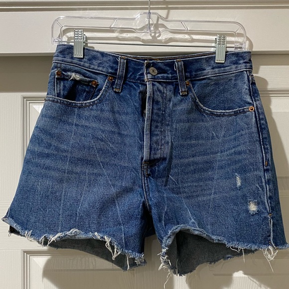 Abercrombie & Fitch Distressed Boyfriend Denim Short - Picture 3 of 3